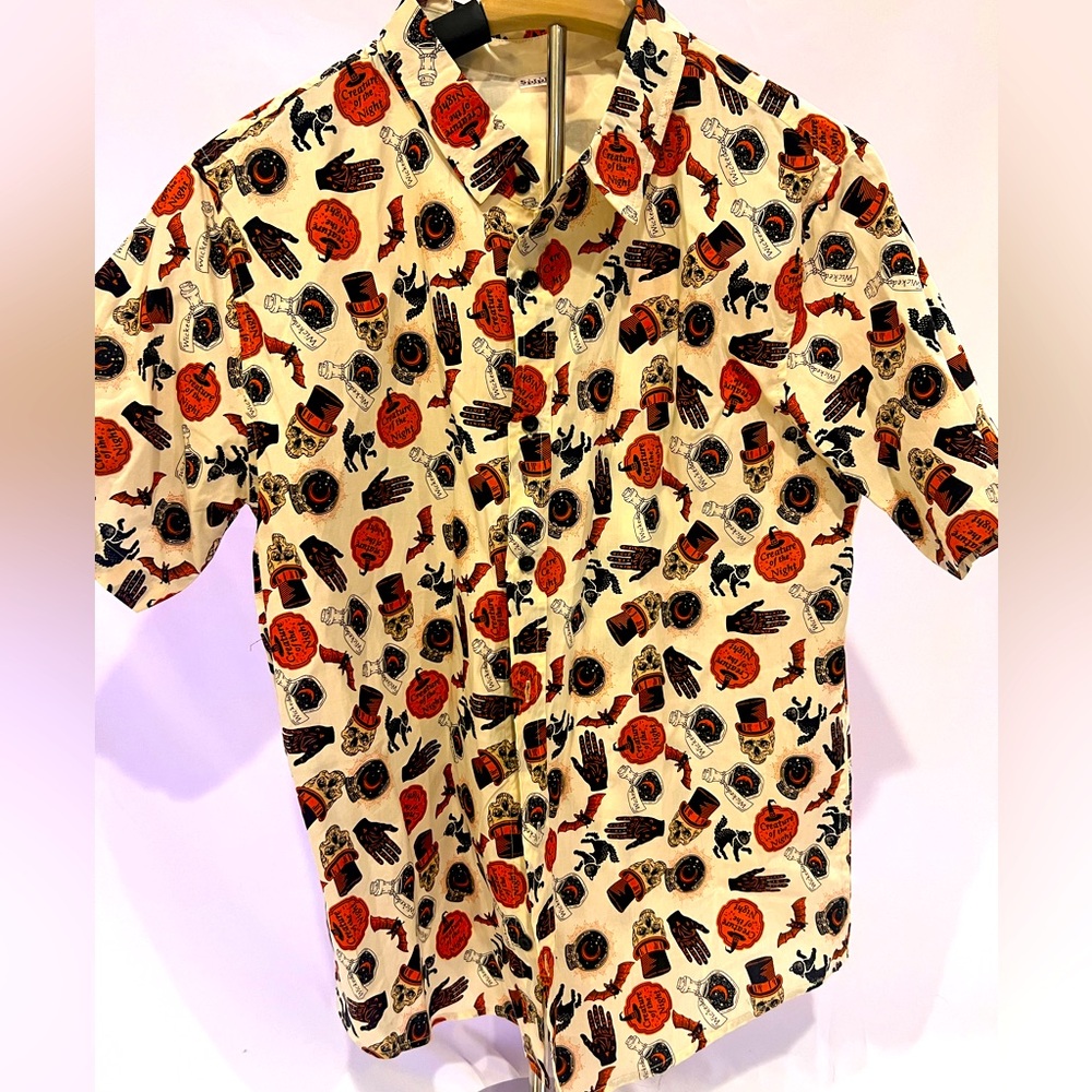 Spirit Halloween-themed short-sleeved sports shirt